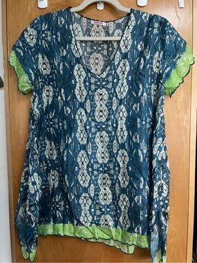 Johnny Was 100% silk Teal Blue Printed V-Neck Tunic with Lime Trim Sz Petite XS